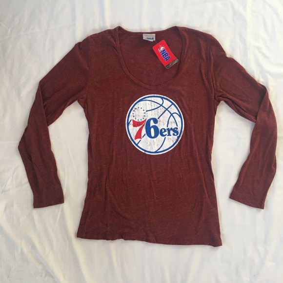NBA Tops - NBA Philadelphia 76ers size large NWT long sleeve